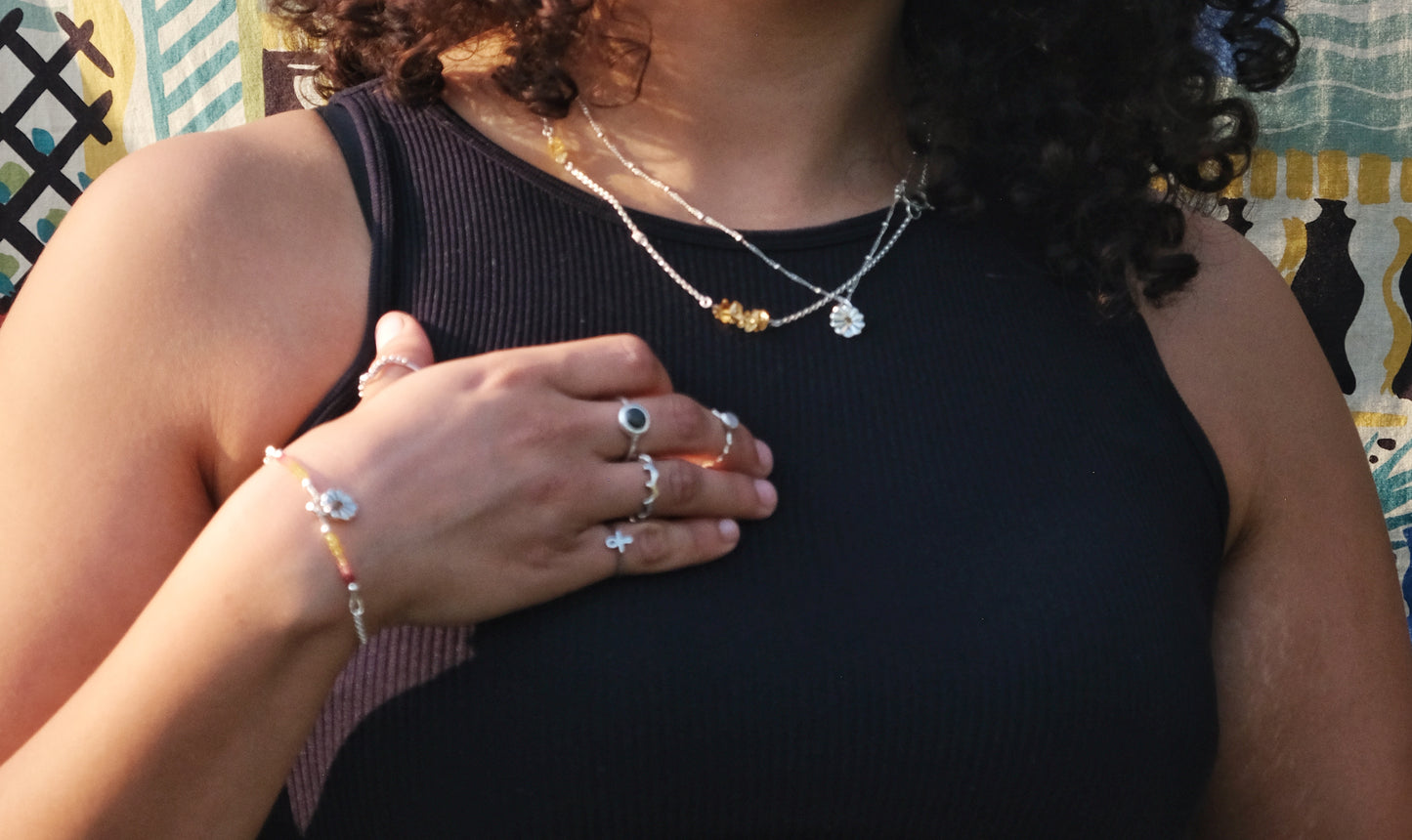 Innocent Daisy Beaded and Chain Bracelet